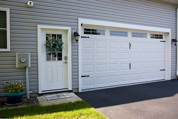 24/7 Emergency Garage Door Panel Replacement experts in Pender, NE